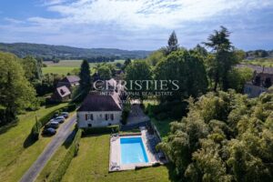 Belle propriété en pierre avec vues sur la Dordogne