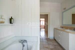 Maison familiale au coeur du village à deux pas de la mer