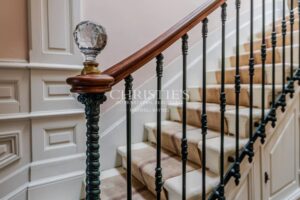 BORDEAUX – ELEGANT TOWNHOUSE WITH GARAGE AND SWIMMING POOL