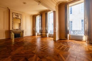 Jardin Public - Appartement de 95m² - superbes prestations anciennes