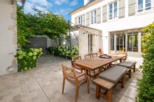 ILE DE RE- VILLA AVEC VUE MAGNIFIQUE SUR LES MARAIS - A PROXIMITE DU PORT DE LOIX