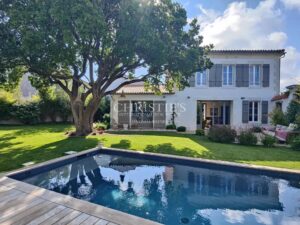ILE DE RE- VILLA AVEC VUE MAGNIFIQUE SUR LES MARAIS - A PROXIMITE DU PORT DE LOIX