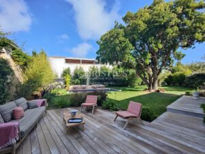 ILE DE RE- VILLA ET SON ANNEXE AVEC VUE SUR LES MARAIS - A PROXIMITE DU PORT DE LOIX
