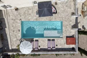 Élégant Manoir du XIXe Siècle alliant Charme Historique et Confort Moderne à proximité de Saint-Jean-d’Angély