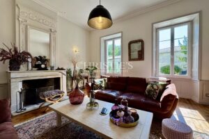 Élégant Manoir du XIXe Siècle alliant Charme Historique et Confort Moderne à proximité de Saint-Jean-d’Angély