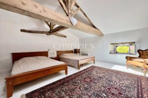 Élégant Manoir du XIXe Siècle alliant Charme Historique et Confort Moderne à proximité de Saint-Jean-d’Angély