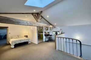 Ancienne propriété viticole du XIXe Siècle alliant Charme Historique et Confort Moderne entre Cognac et La Rochelle