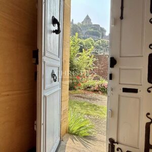 Elegant 18th-Century Manor House in the Heart of Beynac