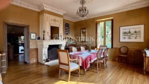 Elegant 18th-Century Manor House in the Heart of Beynac