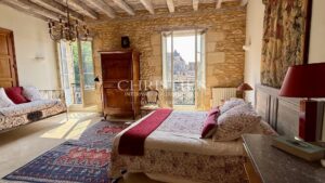 Elegant 18th-Century Manor House in the Heart of Beynac