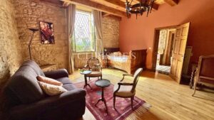 Elegant 18th-Century Manor House in the Heart of Beynac