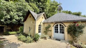 Elegant 18th-Century Manor House in the Heart of Beynac