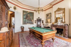 LIBOURNE: Treat yourself to the most beautiful house in the town centre