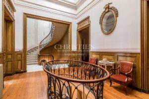 LIBOURNE: Treat yourself to the most beautiful house in the town centre