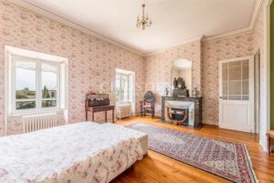 LIBOURNE: Treat yourself to the most beautiful house in the town centre