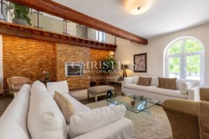 Superb 18th-Century Property on 5.8 Hectares Along the Banks of the Dordogne