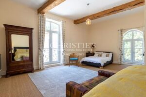 Superb 18th-Century Property on 5.8 Hectares Along the Banks of the Dordogne