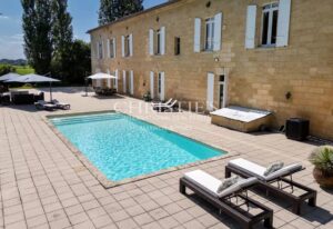 Superb 18th-Century Property on 5.8 Hectares Along the Banks of the Dordogne