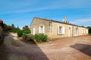 28 ha of vines - Magnificent terroir - Beautiful stone house!