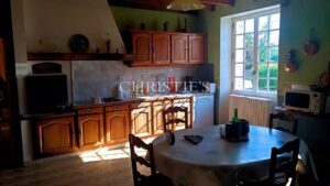 28 ha of vines - Magnificent terroir - Beautiful stone house!