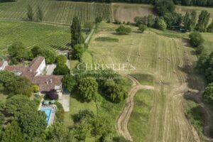 Vente exclusive : ancien domaine de cognac entièrement rénové près d'Angoulême.