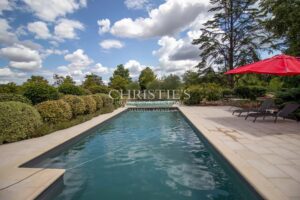 La maison du meunier perchée sur une colline, offrant une vue exceptionnelle