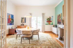 La maison du meunier perchée sur une colline, offrant une vue exceptionnelle