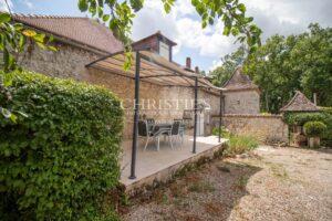 La maison du meunier perchée sur une colline, offrant une vue exceptionnelle