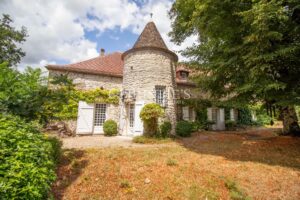 La maison du meunier perchée sur une colline, offrant une vue exceptionnelle