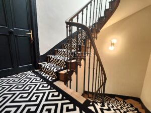 LA ROCHELLE VIEUX-PORT - MAISON DE CARACTERE A DEUX PAS DES COMMERCES