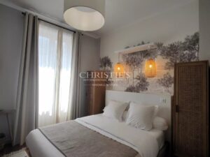 LA ROCHELLE VIEUX-PORT - MAISON DE CARACTERE A DEUX PAS DES COMMERCES