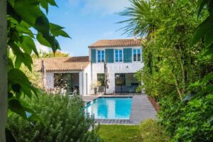 Maison d'architecte 200 m², élégance et intimité au cœur de La Flotte