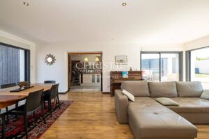 Lumineuse villa pavillonnaire et sa piscine à Croix-Chapeau