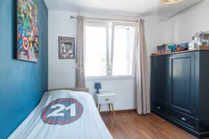 Lumineuse villa pavillonnaire et sa piscine à Croix-Chapeau