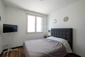 Lumineuse villa pavillonnaire et sa piscine à Croix-Chapeau