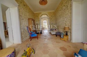 Maison familiale en pierre du XIXᵉ avec dépendances et jardin d’1 hectare