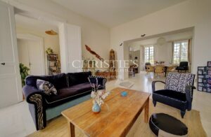 Maison familiale en pierre du XIXᵉ avec dépendances et jardin d’1 hectare