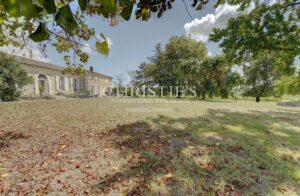 Maison familiale en pierre du XIXᵉ avec dépendances et jardin d’1 hectare
