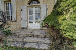 Maison familiale en pierre du XIXᵉ avec dépendances et jardin d’1 hectare