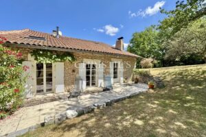 Elegant Renovated Farmhouse with Pool and Absolute Privacy in South Charente