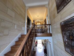 Elegant family-sized manageable 18th century Chateau - Entre-Deux-Mers