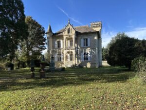 Saint Emilion region - Elegant family-sized Chateau