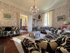 Saint Emilion region - Elegant family-sized Chateau