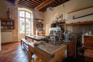 La Noble Chartreuse avec piscine et pigeonnier