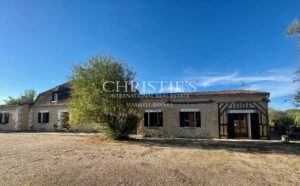 Magnifique ferme restaurée avec lac et piscine près de Bergerac, en Dordogne.