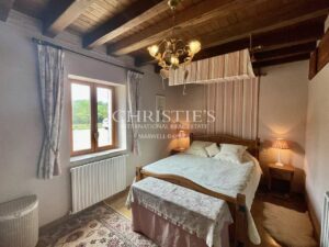 Magnifique ferme restaurée avec lac et piscine près de Bergerac, en Dordogne.