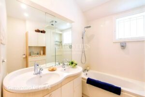 Appartement atypique de 98 m² avec balcon au coeur d'Aytré, à 10 min de La Rochelle