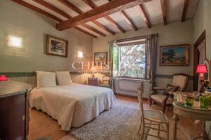 Résidence moderne et élégante avec appartement et piscine