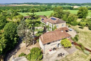 Exceptional estate near Aubeterre-sur-Dronne