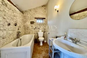 Exceptional estate near Aubeterre-sur-Dronne